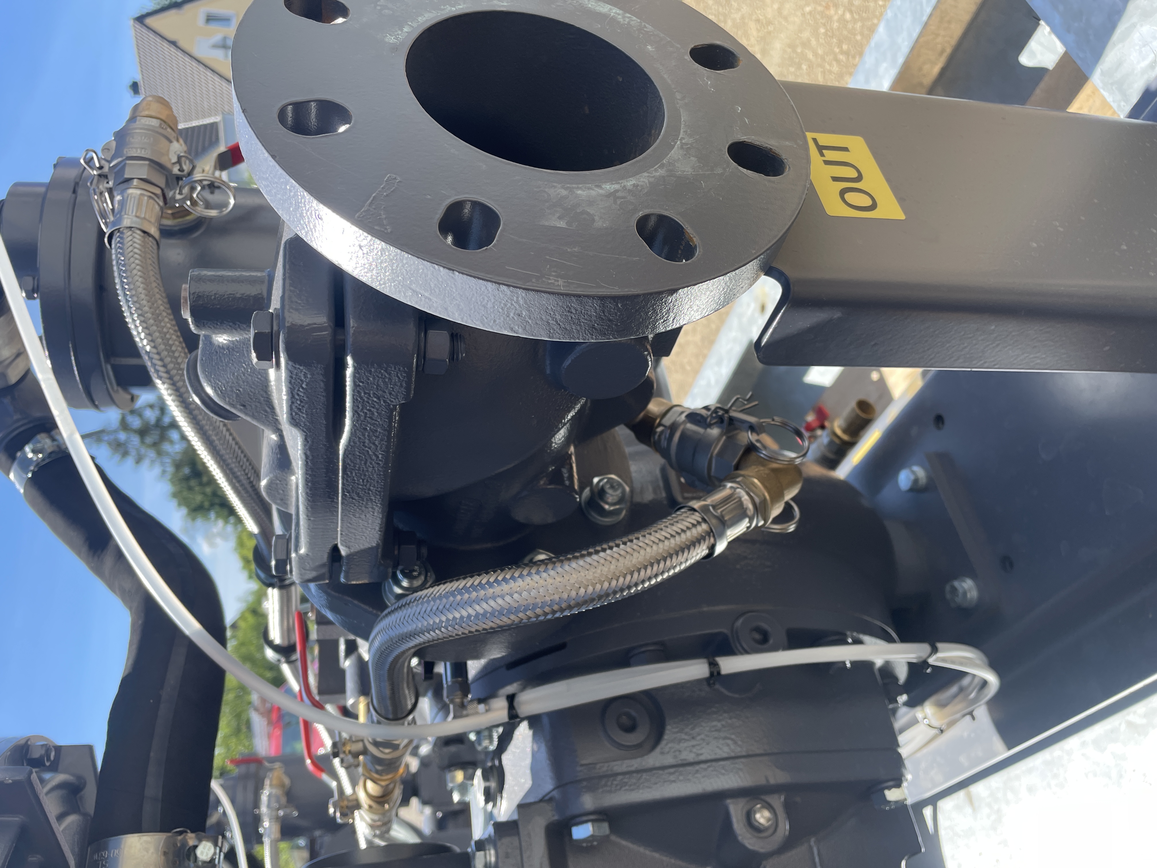 Eine demontierte Pumpe vorbereitet zur Leistungsprüfung